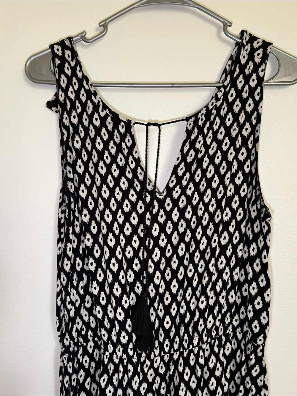 Old Navy Size S Black & White Patterned Sleeveless Jumpsuit